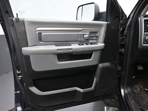 Used 2014 RAM 1500 Classic SLT image 30