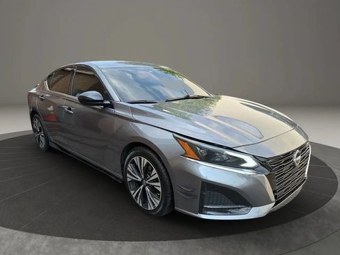 Used 2023 Nissan Altima 2.5 SR FWD image 3