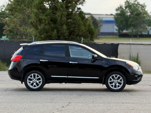 Used 2011 Nissan Rogue SV w/ SL Pkg FWD image 7