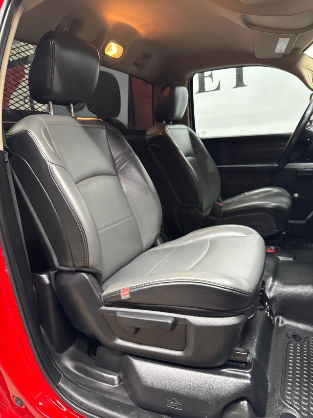 Used 2020 RAM 3500 Tradesman w/ Chrome Appearance Group RWD image 19