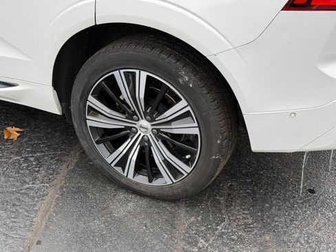 Certified 2023 Volvo XC60 B5 Plus image 8