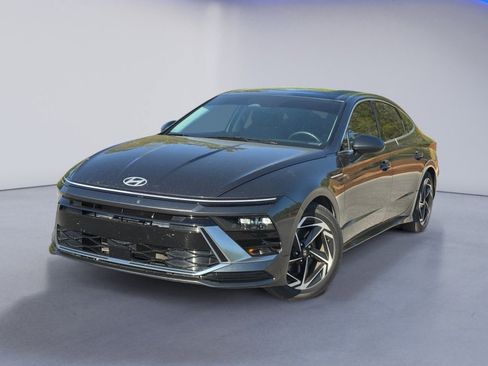 Certified 2024 Hyundai Sonata SEL w/ Convenience Package image 2