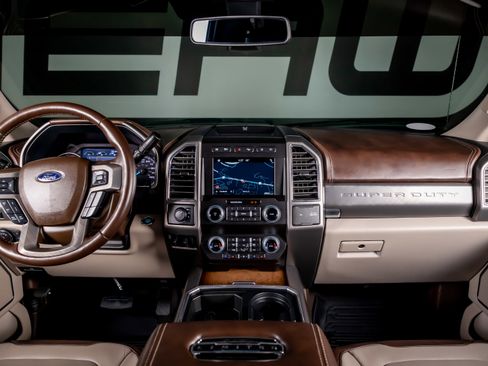 Used 2019 Ford F450 Limited image 2