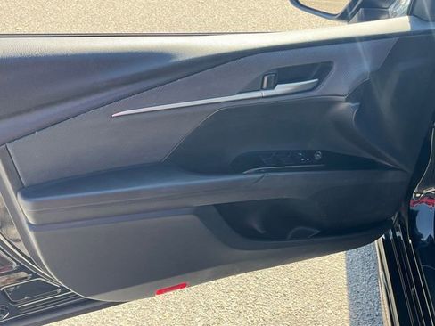 Used 2025 Toyota Camry SE image 11