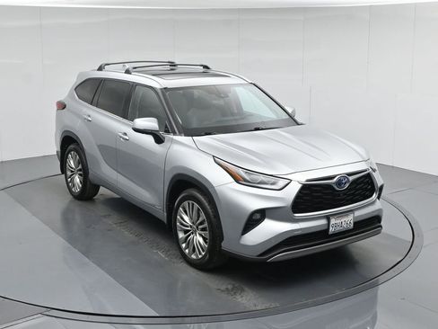 Used 2022 Toyota Highlander Platinum image 50