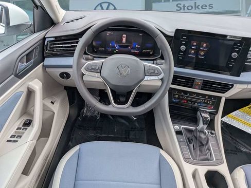 New 2026 Volkswagen Jetta SE FWD image 15