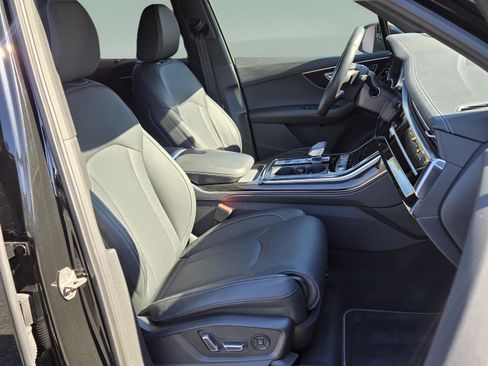Used 2025 Audi Q7 3.0T Prestige w/ Prestige Package image 27