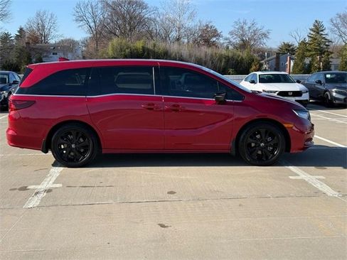 Certified 2024 Honda Odyssey Sport image 2
