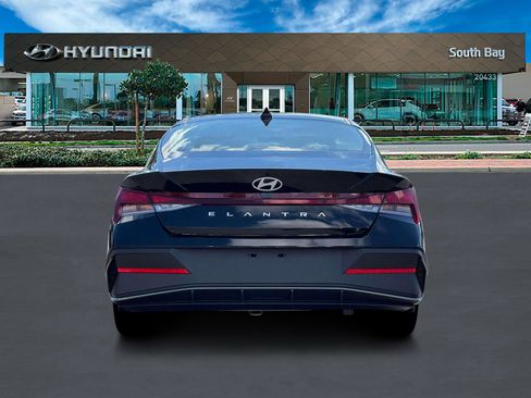 New 2026 Hyundai Elantra SE image 6