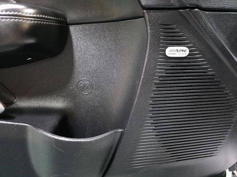 Used 2016 Dodge Challenger SXT Plus image 19