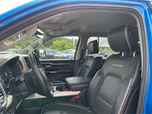 Used 2022 RAM 1500 Laramie AWD/4WD image 12