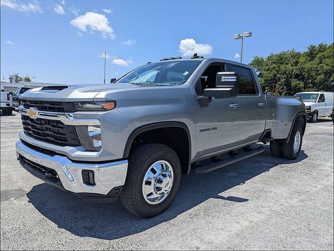 New 2026 Chevrolet Silverado 3500 LT w/ All Star Edition AWD/4WD image 8