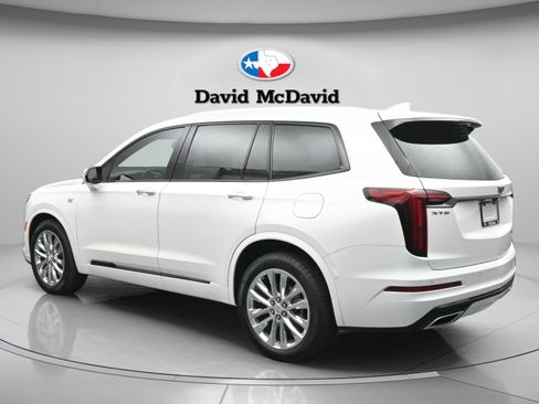 Used 2023 Cadillac XT6 Premium Luxury w/ Technology Package FWD image 6