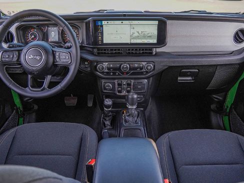 Used 2025 Jeep Wrangler Unlimited Sport image 21