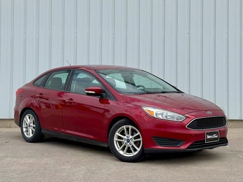 Used 2016 Ford Focus SE FWD image 8