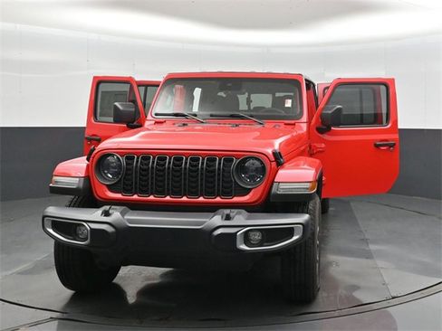 Used 2024 Jeep Gladiator Sport image 42