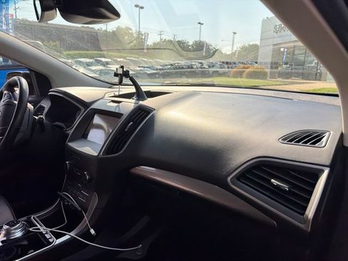 Used 2020 Ford Edge SEL w/ Convenience Package FWD image 10