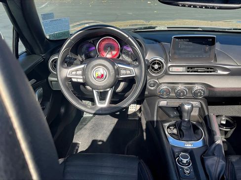 Used 2020 FIAT 124 Spider Abarth w/ Convenience Group image 8