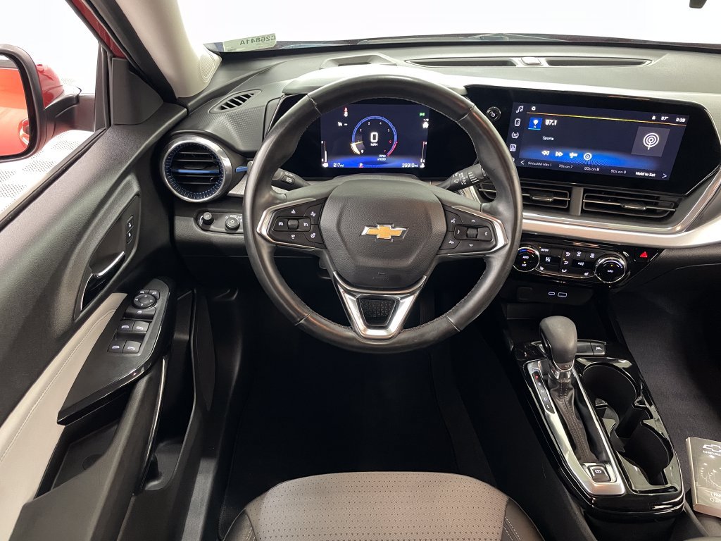 Certified 2024 Chevrolet Trax LT w/ Driver Confidence Package FWD image 19
