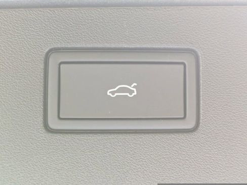 New 2026 Volkswagen Tiguan SE R-Line image 13