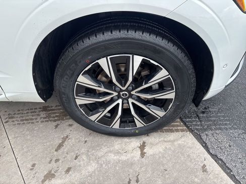 Certified 2023 Volvo XC60 B5 Plus AWD/4WD image 13