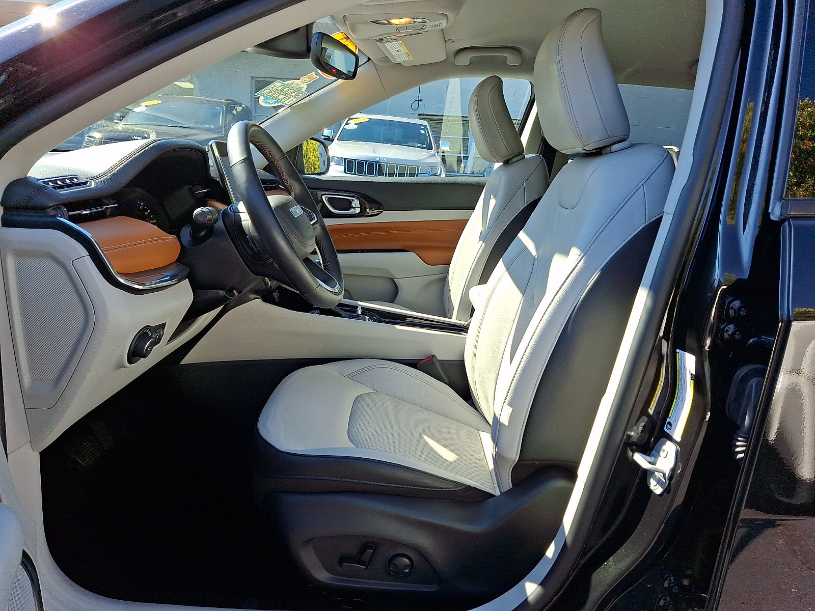 Certified 2022 Jeep Compass Limited AWD/4WD image 14