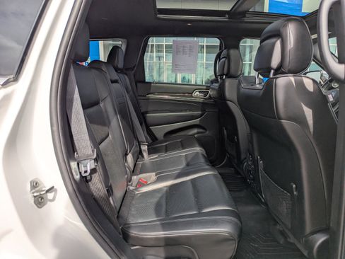 Used 2018 Jeep Grand Cherokee Overland image 40