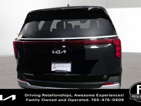 Used 2025 Kia Carnival image 9