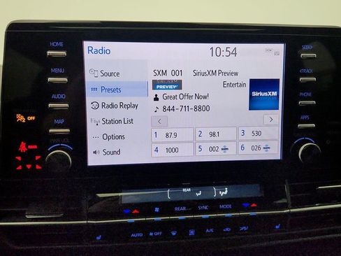 Used 2023 Toyota Sienna XSE image 17