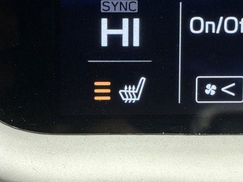 Used 2022 Subaru Legacy Limited image 22