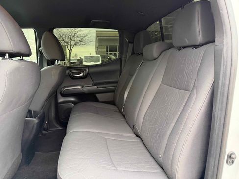 Used 2019 Toyota Tacoma TRD Sport image 28