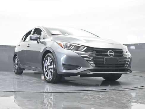 Used 2023 Nissan Versa SV image 61