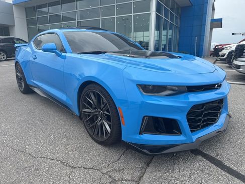 Used 2023 Chevrolet Camaro ZL1 RWD image 2