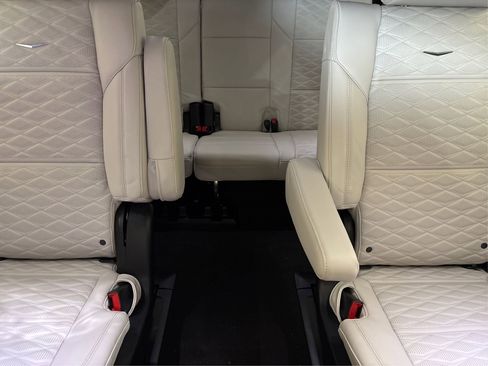 New 2025 Cadillac Escalade ESV Sport Platinum image 17