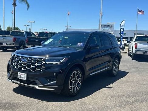 Certified 2025 Ford Explorer Platinum w/ Ultimate Package AWD/4WD image 8