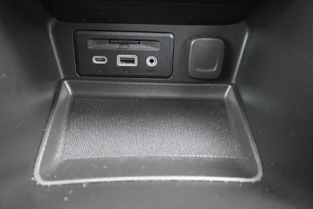 Used 2022 GMC Terrain SLT w/ Infotainment Package II FWD image 32