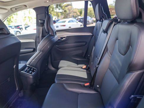 Used 2025 Volvo XC90 B5 Core w/ Protection Package Premier AWD/4WD image 18