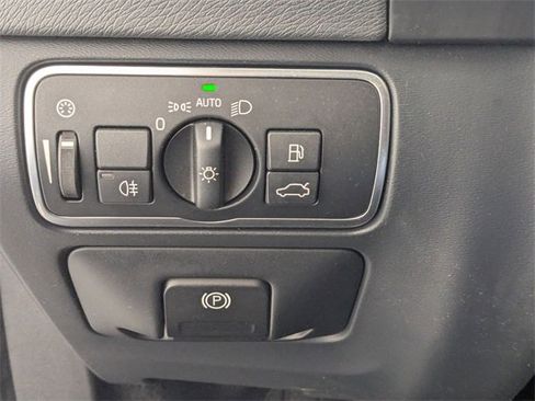 Used 2016 Volvo S60 T5 Inscription Platinum image 15