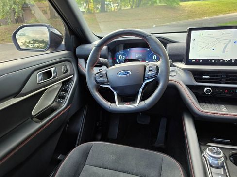 Used 2025 Ford Explorer ST w/ Sun And Sound Package image 12