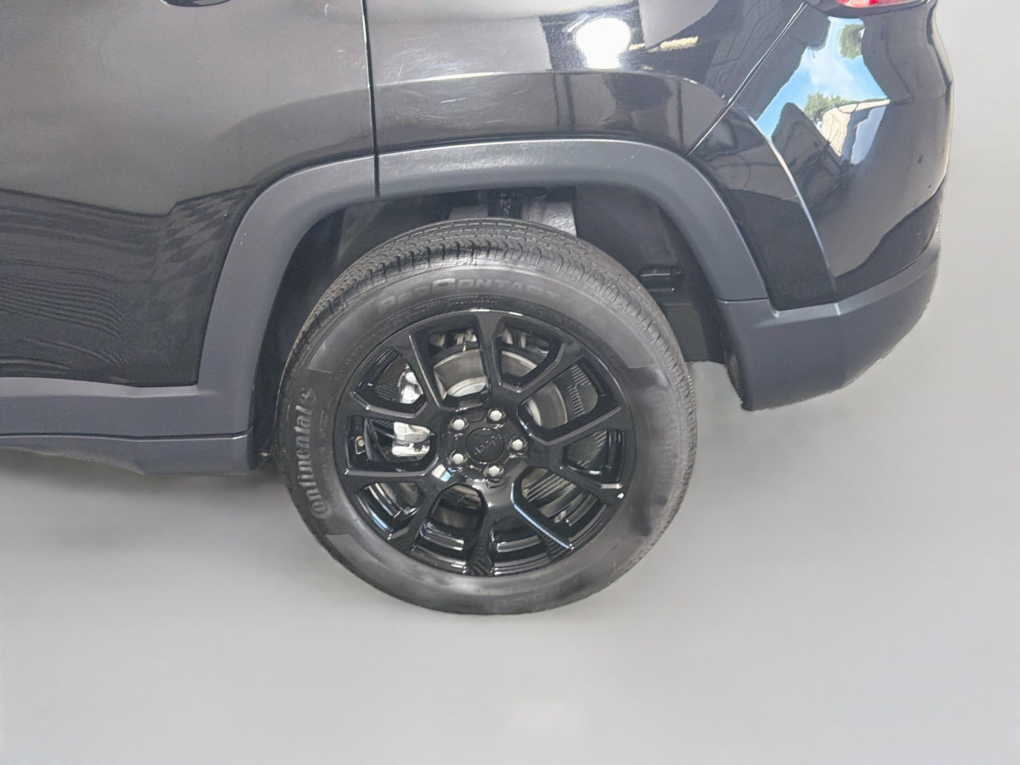 Used 2023 Jeep Compass Latitude AWD/4WD image 11