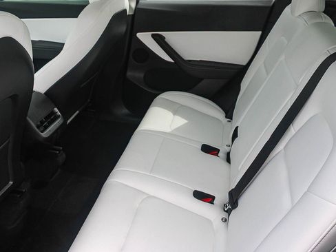 Used 2022 Tesla Model Y Performance image 19