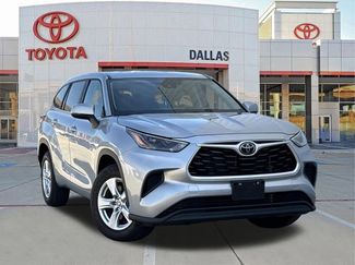 Used 2023 Toyota Highlander L video 1