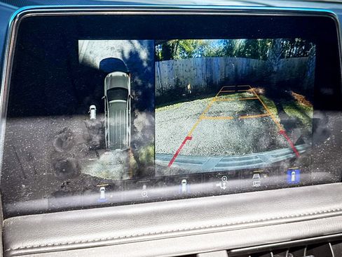 Used 2023 Chevrolet Suburban High Country image 30