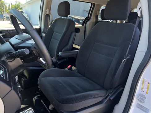 Used 2017 Dodge Grand Caravan SE w/ Power Window Group FWD image 8