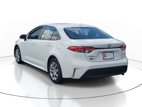 Certified 2025 Toyota Corolla LE FWD image 4