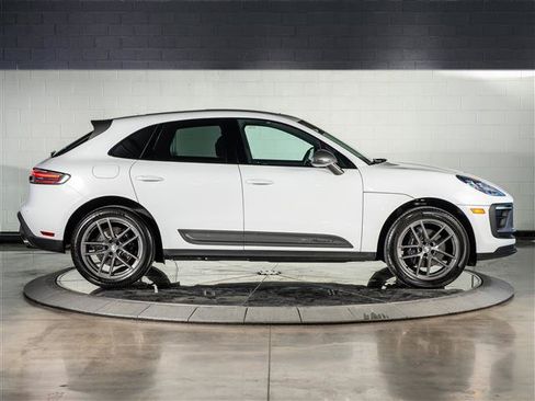 Certified 2026 Porsche Macan AWD/4WD image 8