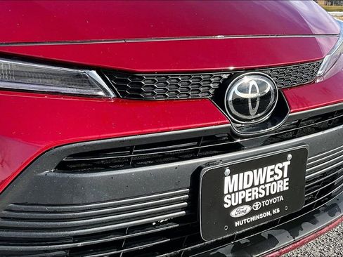 Used 2025 Toyota Corolla LE image 28