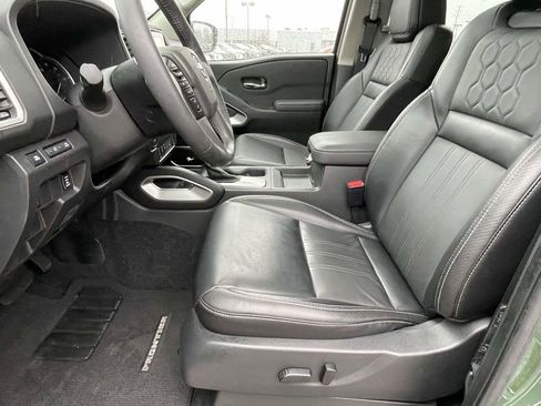 Used 2024 Nissan Frontier SL w/ Technology Package image 13