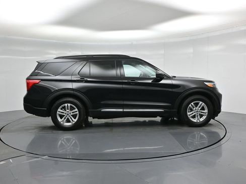 Certified 2022 Ford Explorer XLT image 27