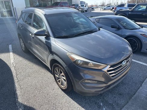 Used 2017 Hyundai Tucson SE image 4